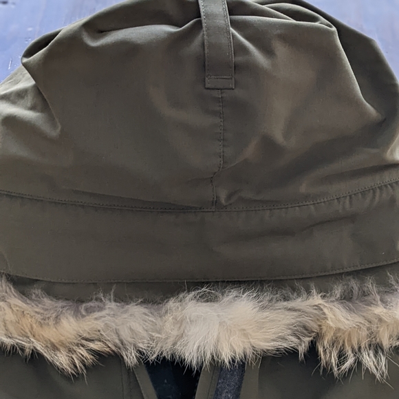 Canada Goose Victoria Parka in military green - Picture 8 of 9